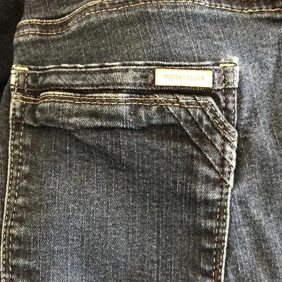 White House Black Market Jeans Blanc Flare Leg Size 6S - Picture 7 of 8
